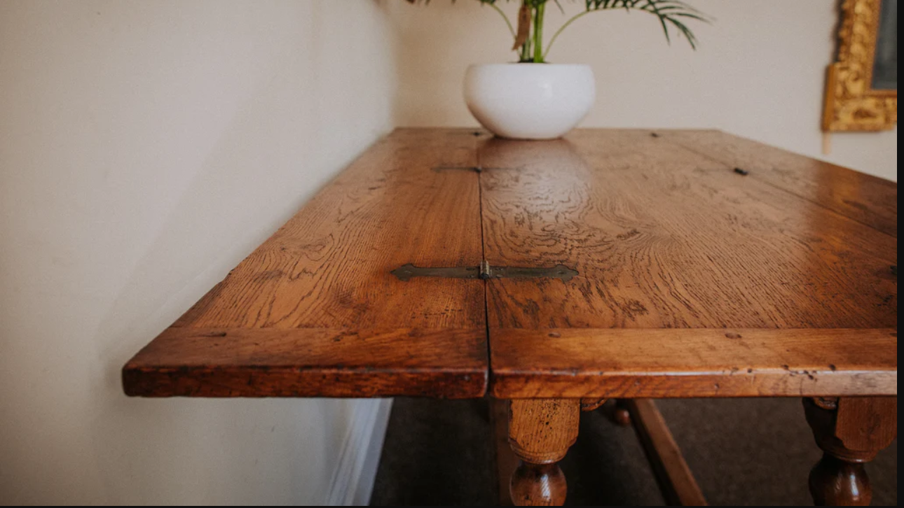 Wood Stain vs Paint for Wooden Furniture: Choosing the Best Finish for Your Project